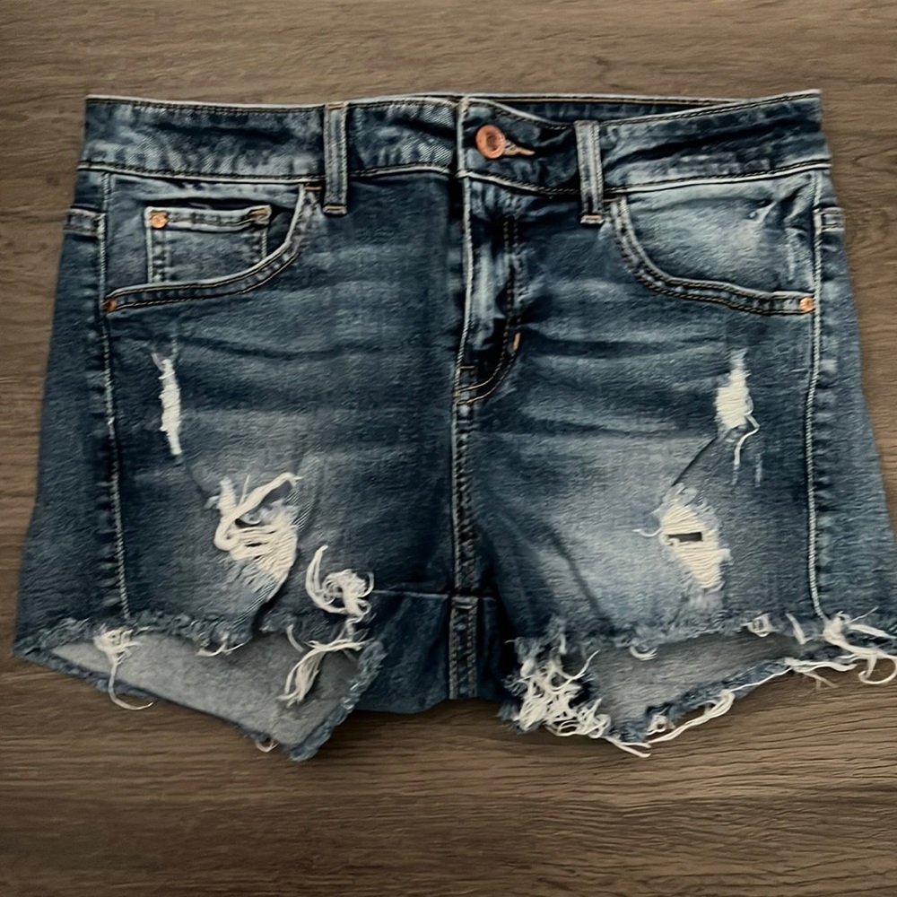 Guess Jean shorts - Picture 1 of 4